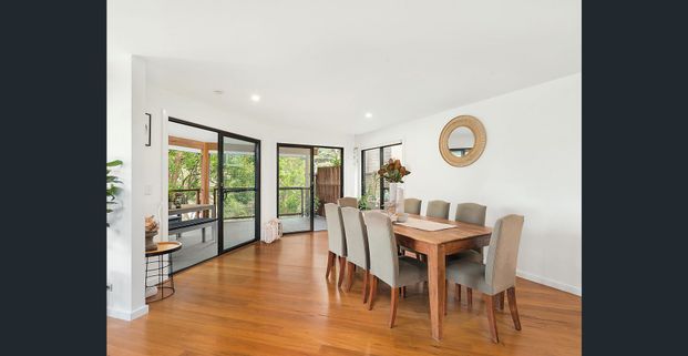 A Luxurious Haven of Light, Space and Serenity - Photo 1