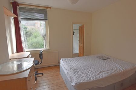 4 Bedroom End Terraced House - Photo 5