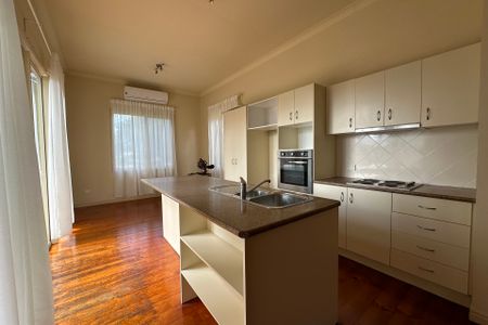 132 Jacaranda Street - Photo 3