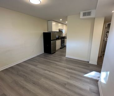 For Lease - 356 Sandford Street, Newmarket, Ontario - Photo 4