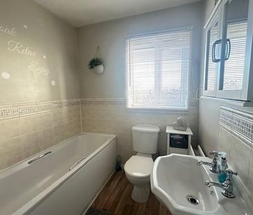 4 bedroom detached house to rent - Photo 5