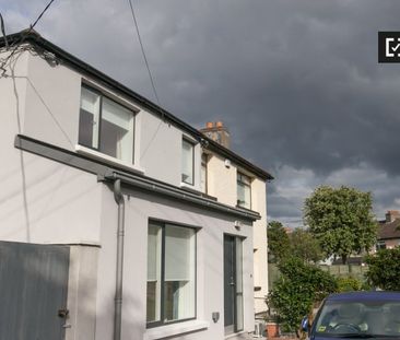 Simple single room to rent in Walkinstown, Dublin. - Photo 2