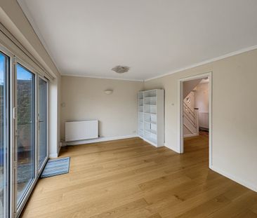 This property in Harston offers a spacious open-plan living and din... - Photo 2