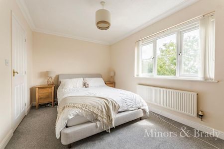 3 bedroom detached house to rent - Photo 4