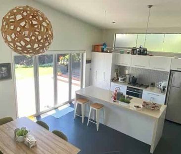 Beautiful 3-Bedroom Home with Views and Entert... - Photo 4