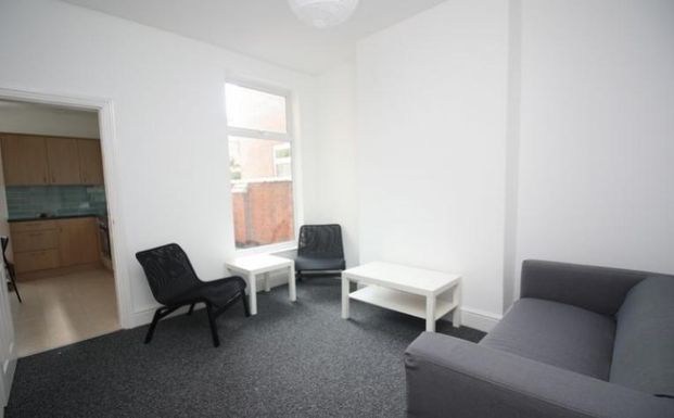 4 bedroom terraced house to rent - Photo 1