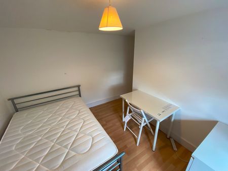 Room in a Shared House, Percy Road, W12 - Photo 2