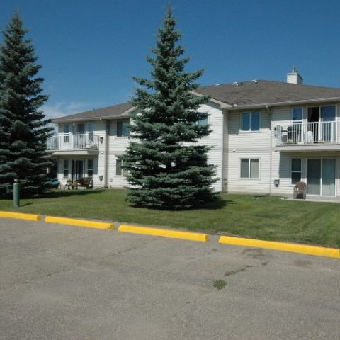 Stony Plain Ground Floor 2-Bedroom Condo - Photo 1