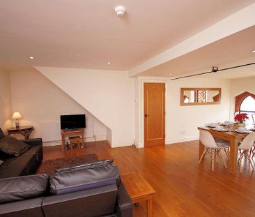 A 3 Bedroom Flat in Town Centre GL50 4EF - Photo 3