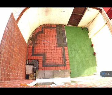 2 bedroom semi-detached house to rent - Photo 6