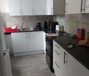 Room in a Shared House, West Ham Lane, E15 - Photo 4