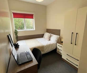 100 Carholme Road - Photo 1