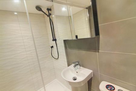 3 bedroom terraced house to rent - Photo 5