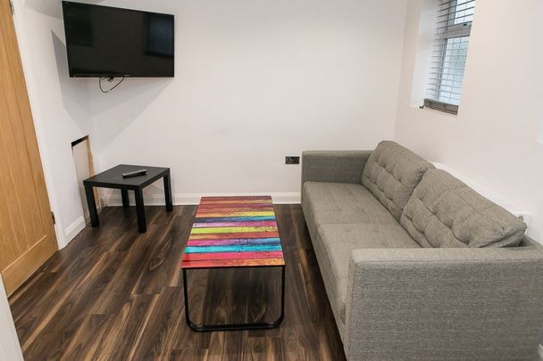 Marian Road, Woodhouse, Leeds - Photo 1