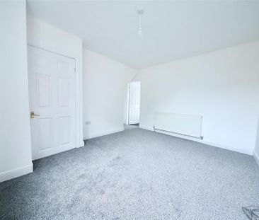 2 bedroom end of terrace house to rent - Photo 3