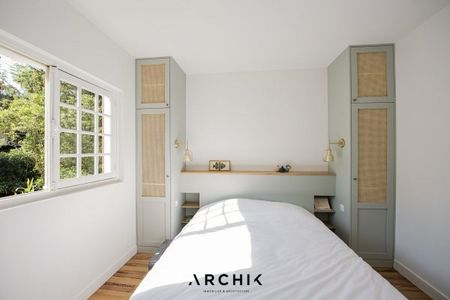 Architecture néo basque, cette maison de 150 m2 typique du Moulleau se tient sur son terrain de 320 m2 proche le la plage et des commerces et au coeur d'un quartier résidentiel. - Photo 5