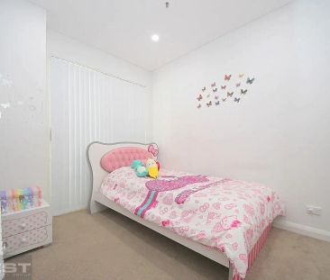 “Ideal Location, Close to everything” - Photo 6