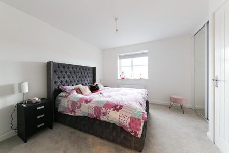 3 bedroom semi-detached house to rent - Photo 5