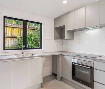 Fully Renovated Home - Photo 4