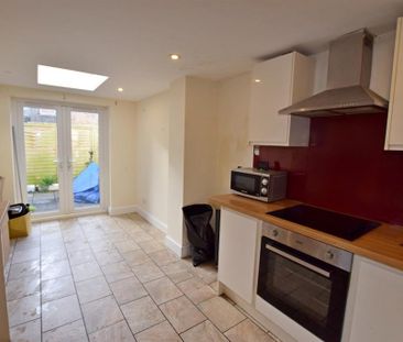 4 bedroom terraced house to rent - Photo 6
