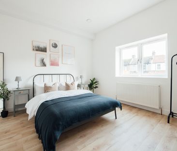 2 Bed Flat, Empress Avenue, IG1 - Photo 5