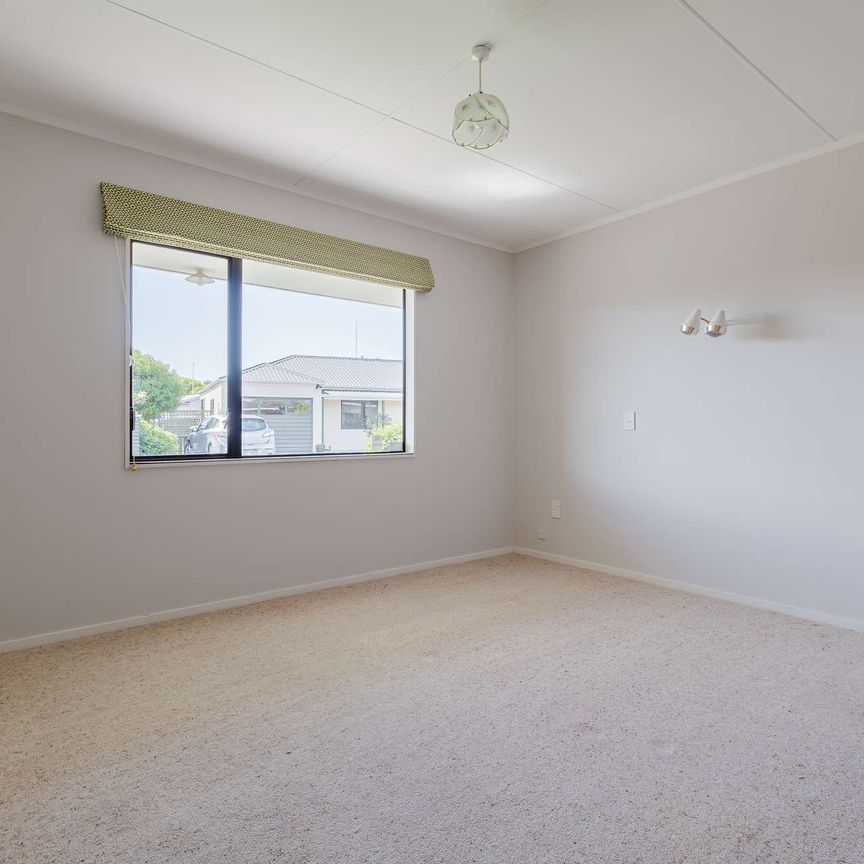 2 Bedroom on Warwick - Photo 1