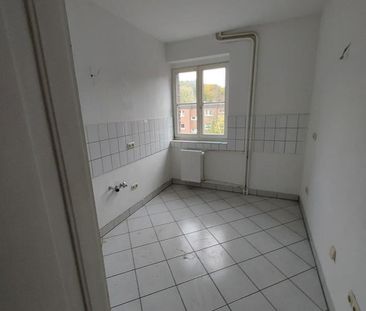 Helle 5 Zimmer DG Wohnung mit Dusche & Badewanne - Photo 1