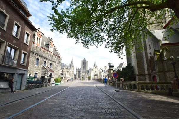 Appartement te huur - Photo 1