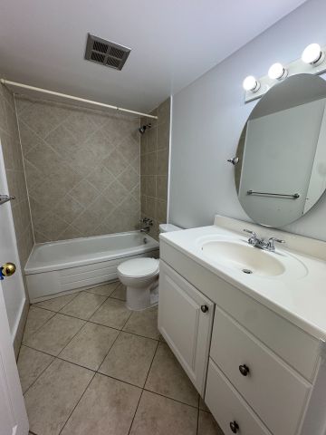 For Lease - 45 Carlton Street Unit# 514, Toronto, Ontario - Photo 2