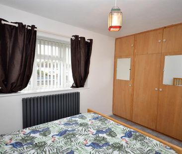 3 bedroom semi-detached house to rent - Photo 5