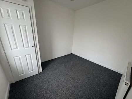 2 bedroom end of terrace house to rent - Photo 4