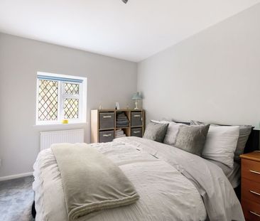 Crownpits Lane, Busbridge, Godalming, Surrey, GU7 - Photo 3