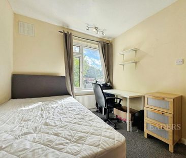 4 bedroom semi-detached house to rent - Photo 1