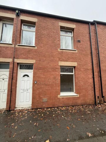 3 bedroom terraced house to rent - Photo 3
