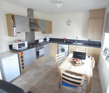 2 bedroom flat to rent - Photo 4