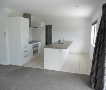 AVALON LIVING - Photo 1