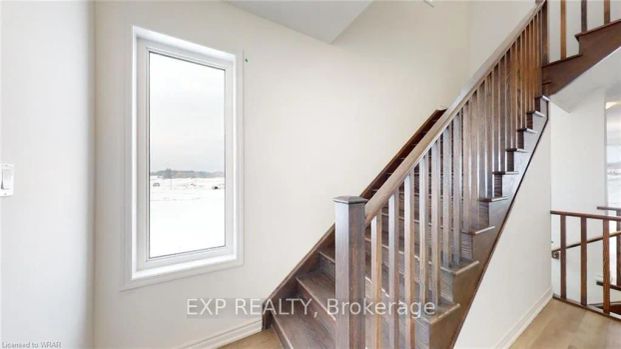 Condo Townhouse For Lease | X8411416 - Photo 1