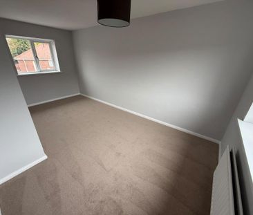 2 bedroom semi-detached house to rent - Photo 3