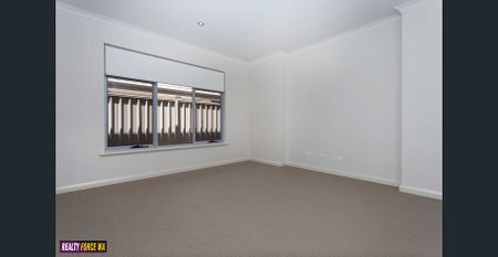 STYLISH AND CLASSY HOME! - Photo 4