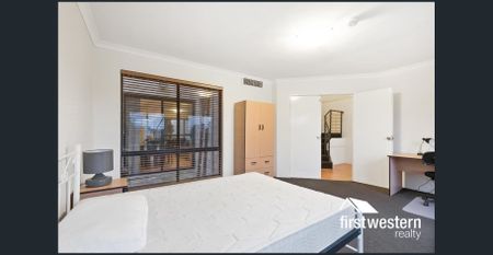 Room available in shared property - Ideal for students. - Photo 3