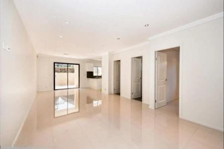 Family Comfort and Versatility in the Heart of Ermington - Photo 3