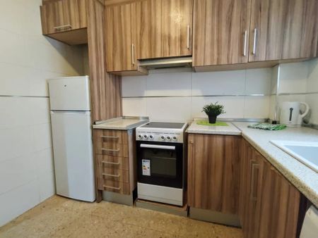 Carrer del General Llorens, Valencia, Valencian Community 46025 - Photo 2