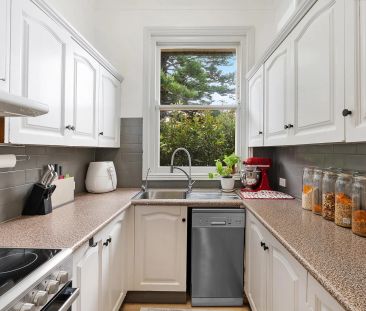 Light Filled Haven Offers Relaxed Living - Photo 3