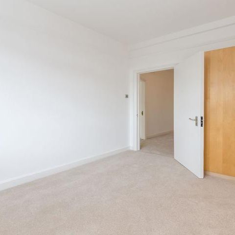 Modern Apartment - Photo 1