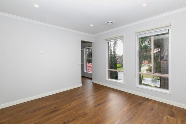 Spacious 4-Bedroom Home with Modern Amenities in Mill Park - Photo 1