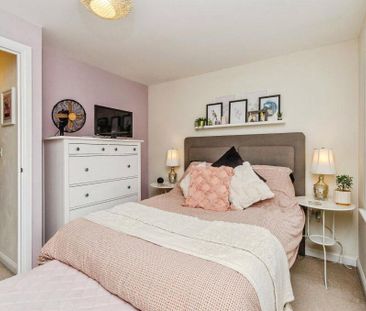 2 bedroom semi-detached house to rent - Photo 5