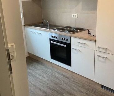 Aufgepasst: 1-Zimmerwohnung mit Einbauküche und schönem Balkon! - Foto 4