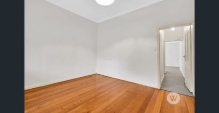 RENOVATED 2 BEDROOM COTTAGE! - Photo 2