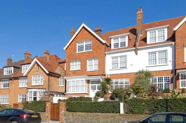 Bracknell Gardens Hampstead NW3 - Photo 1