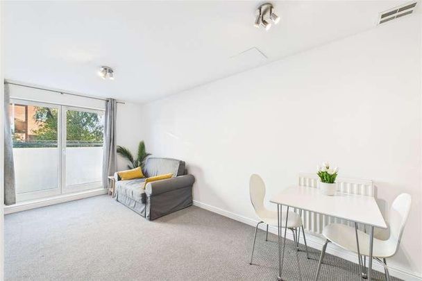 Malcolm Place, Caversham Road, Reading, Berkshire, RG1 - Photo 1